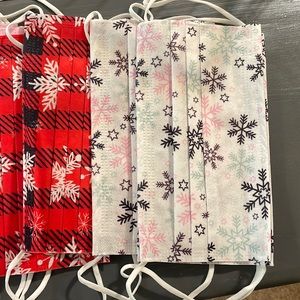 Disposable face masks. Lot of 14.